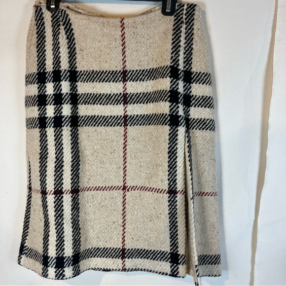 Burberry Cream and Black Wool Plaid Lined Pencil Skirt With Side Slit 10 - Picture 1 of 16